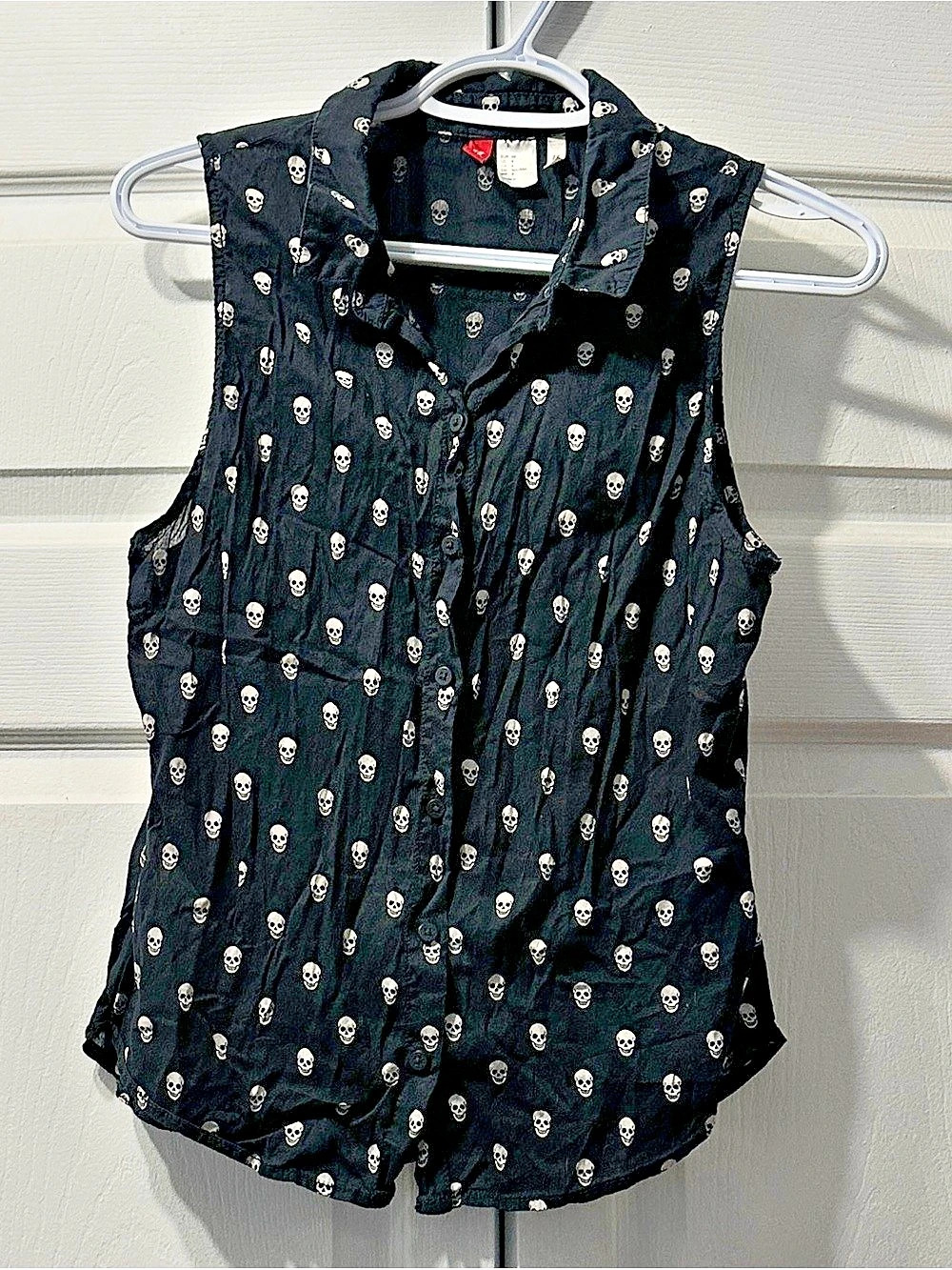 H&M Skull Print Button Front Sleeveless Blouse Black